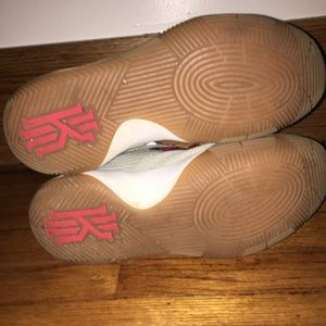 Kyrie 2’s *Summer Time*